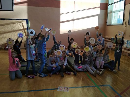 Grafika #1: Światowy Dzień Pluszowego Misia