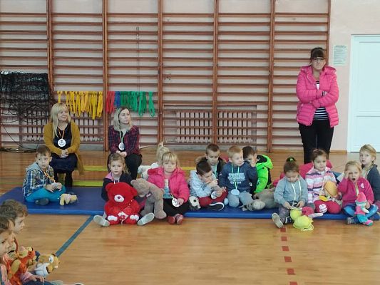 Grafika #7: Światowy Dzień Pluszowego Misia