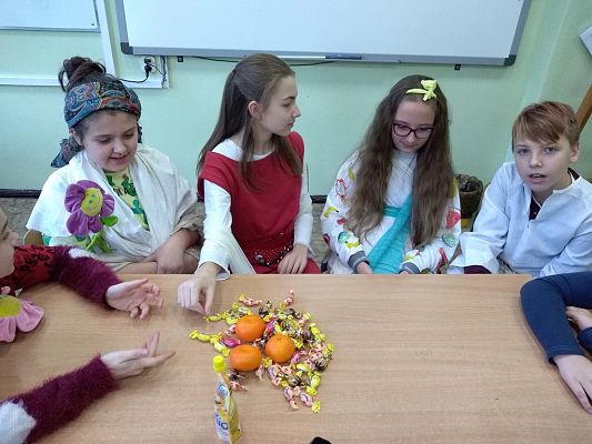 Grafika #2: Rzymscy bogowie na lekcji historii