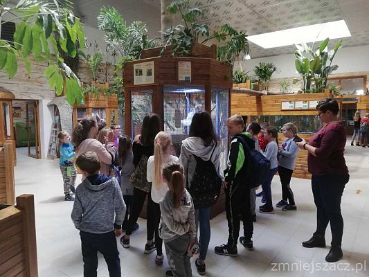 Grafika #9: Wycieczka do Parku Edukacyjnego - ZOO – Egzotyczne Kaszuby w Tuchlinie