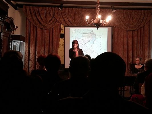 Grafika #6: Świętujemy niepodległość – Cernutur in agendo virtues. Działania na Rzecz Polskości na Ziemi Lęborskiej