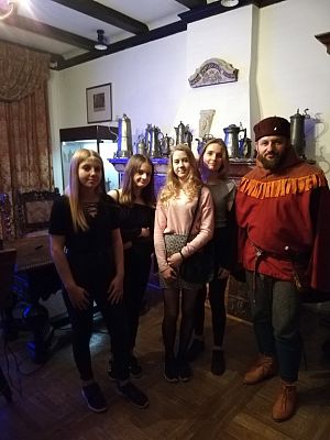 Grafika #9: Świętujemy niepodległość – Cernutur in agendo virtues. Działania na Rzecz Polskości na Ziemi Lęborskiej