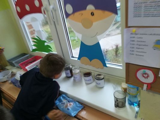 Grafika #2: Doświadczenia w przedszkolu