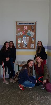 Grafika #0: POMOCNI Z LEŚNIC - CZYLI SZKOLNE KOŁO WOLONTARIATU