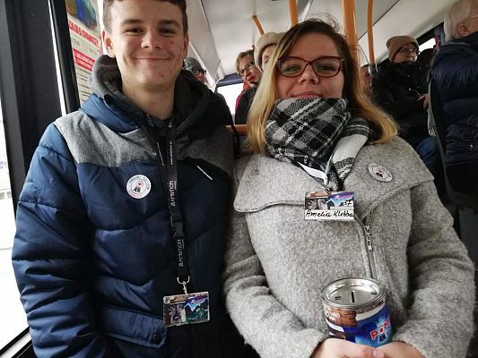 Grafika #2: POMOCNI Z LEŚNIC - CZYLI SZKOLNE KOŁO WOLONTARIATU