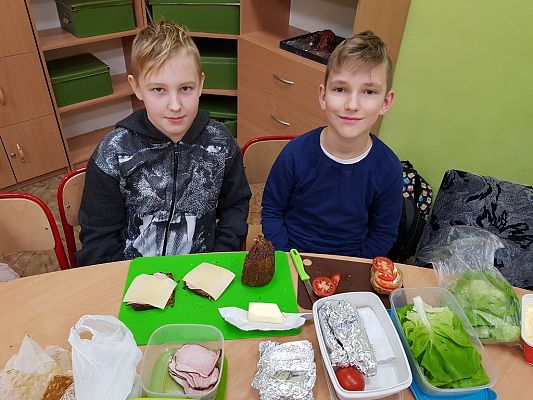 Grafika #2: Śniadanie daje moc !