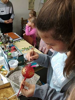 Grafika #4: Wycieczka do Fabryki Bombek Choinkowych w Koszalinie.