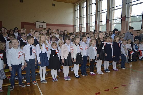 Grafika #4: Uroczysty apel "Dla Niepodległej"