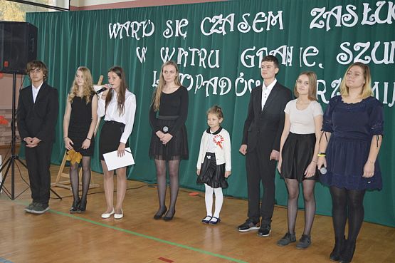 Grafika #5: Uroczysty apel "Dla Niepodległej"