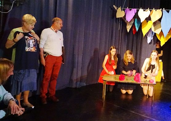 Grafika #1: Kabaret Leśni Skauci na uroczystości 35-lecia Teatrów spod znaku Króla Maciusia Pierwszego w Płocku