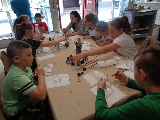 Grafika #3: Warsztaty malowania na szkle w Pucku