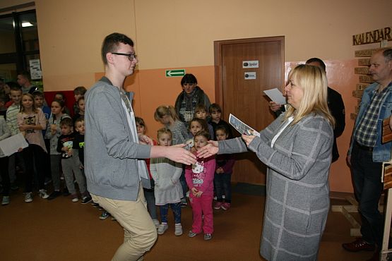 Grafika #13: Apel podsumowujący miesiąc samorządowy klasy IV