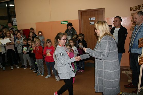 Grafika #14: Apel podsumowujący miesiąc samorządowy klasy IV