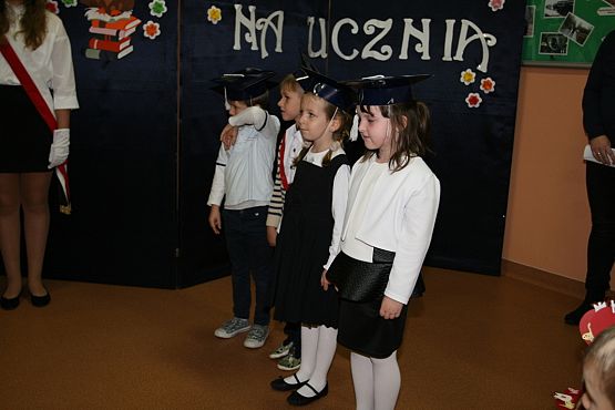 Grafika #12: ŚLUBOWANIE KLASY PIERWSZEJ