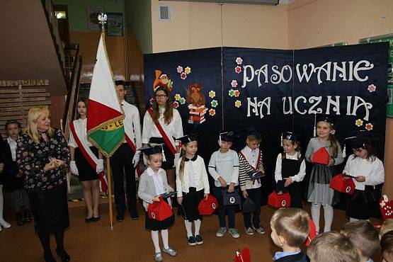 Grafika #17: ŚLUBOWANIE KLASY PIERWSZEJ