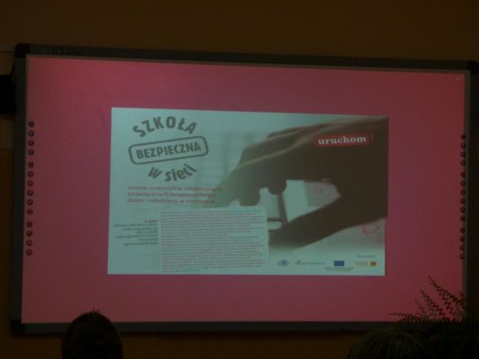 Grafika #3: CYBERPRZEMOC