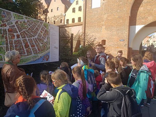 Grafika #38: Wycieczka do Torunia