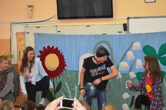 Grafika #6: Teatr "Arkada"