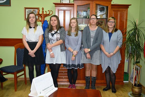 Grafika #3: Wizyta ze świątecznymi prezentami w Nadleśnictwie Lębork