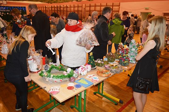 Grafika #0: KIERMASZ BOŻONARODZENIOWY