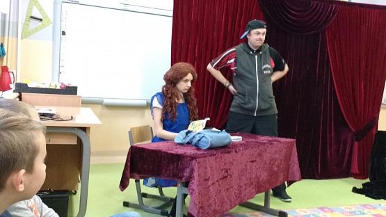 Grafika #4: Spektakle profilaktyczne - Teatr Kurtyna