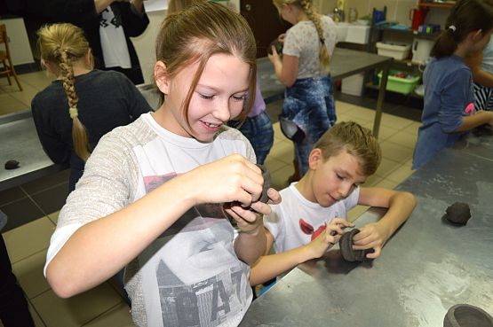 Grafika #2: "Warsztaty garncarskie w muzeum w Lęborku"