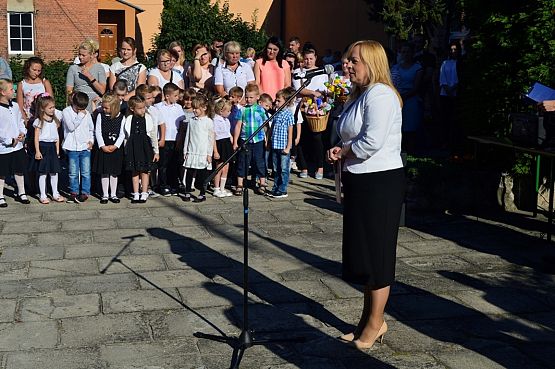 Grafika #1: Rozpoczęcie roku szkolnego 2016/2017