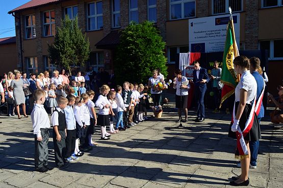 Grafika #4: Rozpoczęcie roku szkolnego 2016/2017