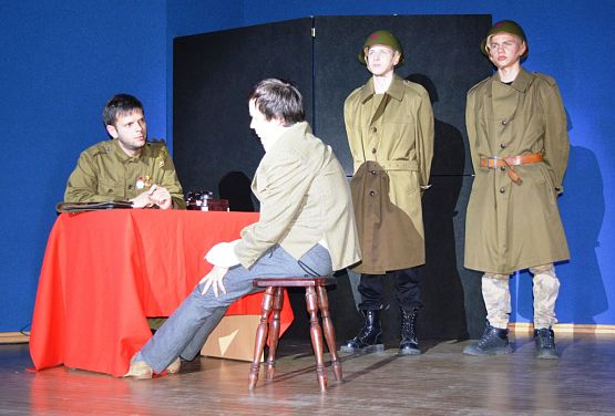 Grafika #4: "Wieżowisko 2016"