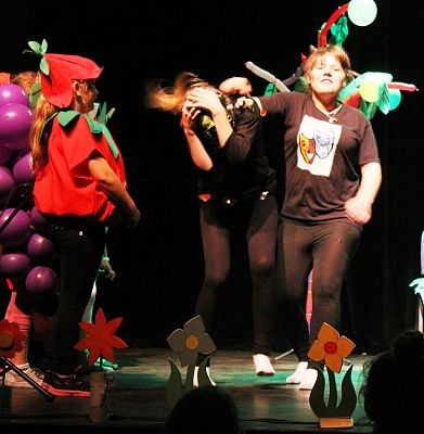 Grafika #10: Konkurs teatralny "Antonówka 2016"