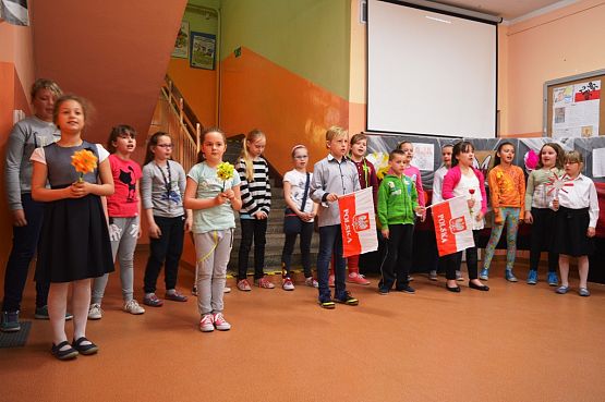 Grafika #3: APEL Z OKAZJI 3 MAJA