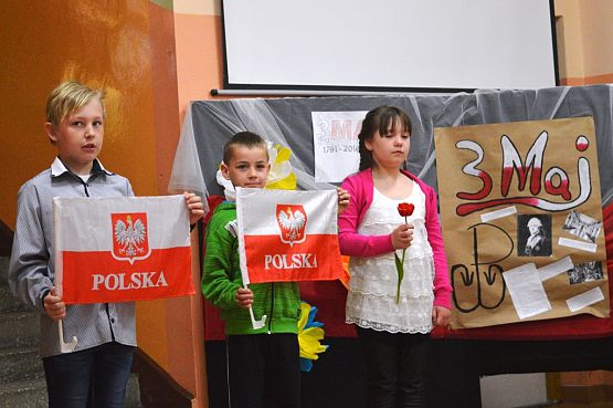 Grafika #4: APEL Z OKAZJI 3 MAJA