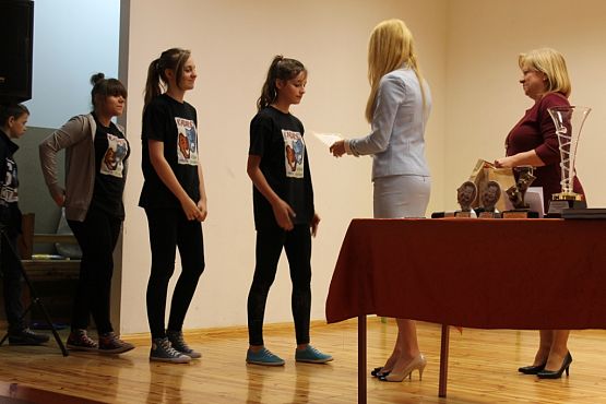 Grafika #5: "Grand Prix-nagrody aktorskie dla Kabaretu Leśni skauci"