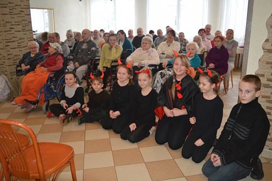 Grafika #1: Jasełka w Domach Pomocy Społecznej