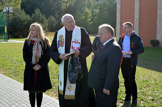 Grafika #2: UROCZYSTE OTWARCIE BOISKA SZKOLNEGO