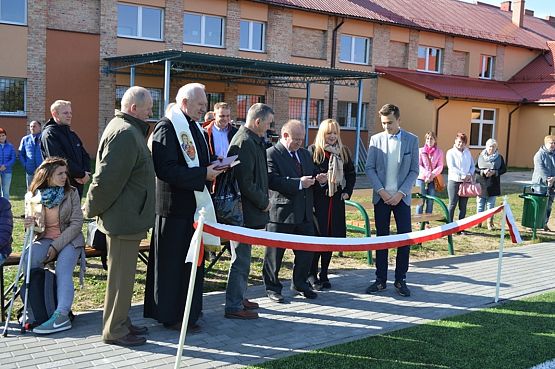 Grafika #3: UROCZYSTE OTWARCIE BOISKA SZKOLNEGO