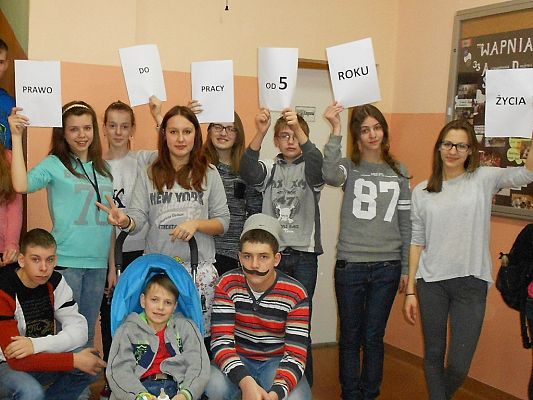 Grafika #1: Apel samorządowy - II Gimnazjum