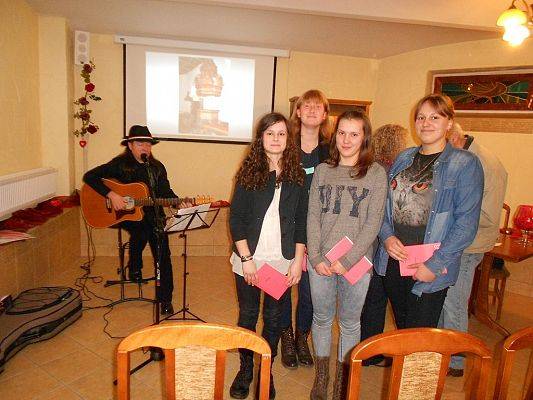 Grafika #1: Niech żyje poezja !