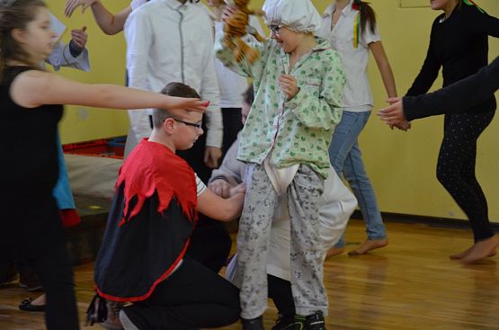 Grafika #9: 28.I.2015 wstęp artystyczne w Szkole Podstawowej nr.6 w Gdyni