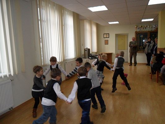 Grafika #4: "Mali kolędnicy z Leśnic"