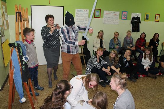 Grafika #15: "Bardzodługalekcjajęzykapolskiego"