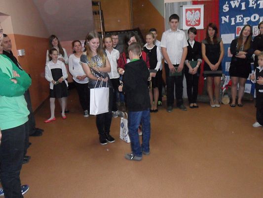 Grafika #21: Apel z okazji Święta Niepodległości.