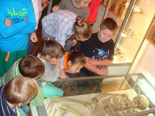 Grafika #3: Lekcja historii klasy IV w lęborskim muzeum