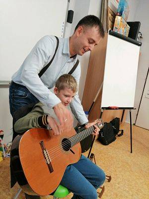Grafika 5: Zajęcia nauki gry na gitarze