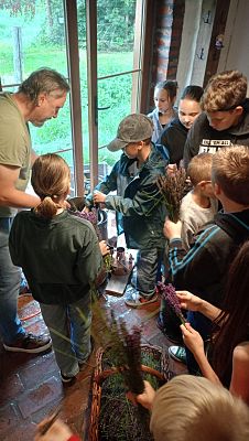 Grafika 7: Wycieczka do Lawendowej Osady w Przywidzu