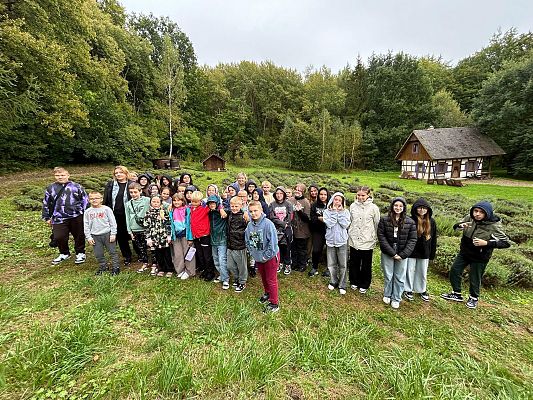 Grafika 8: Wycieczka do Lawendowej Osady w Przywidzu