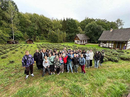 Grafika 28: Wycieczka do Lawendowej Osady w Przywidzu