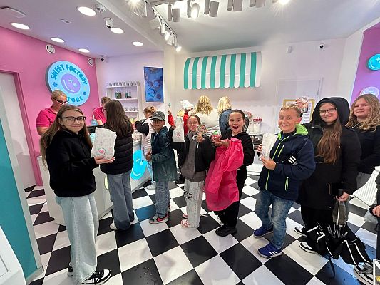 Grafika 34: Wycieczka do Lawendowej Osady w Przywidzu