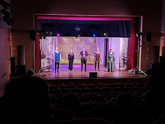 Grafika 8: Wizyta w teatrze - Narodowy Teatr Edukacji