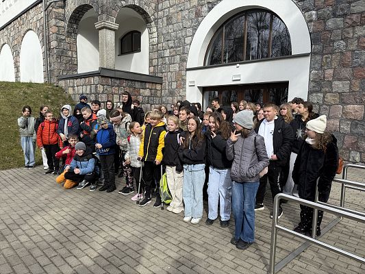 Grafika 71: Wizyta w teatrze - Narodowy Teatr Edukacji